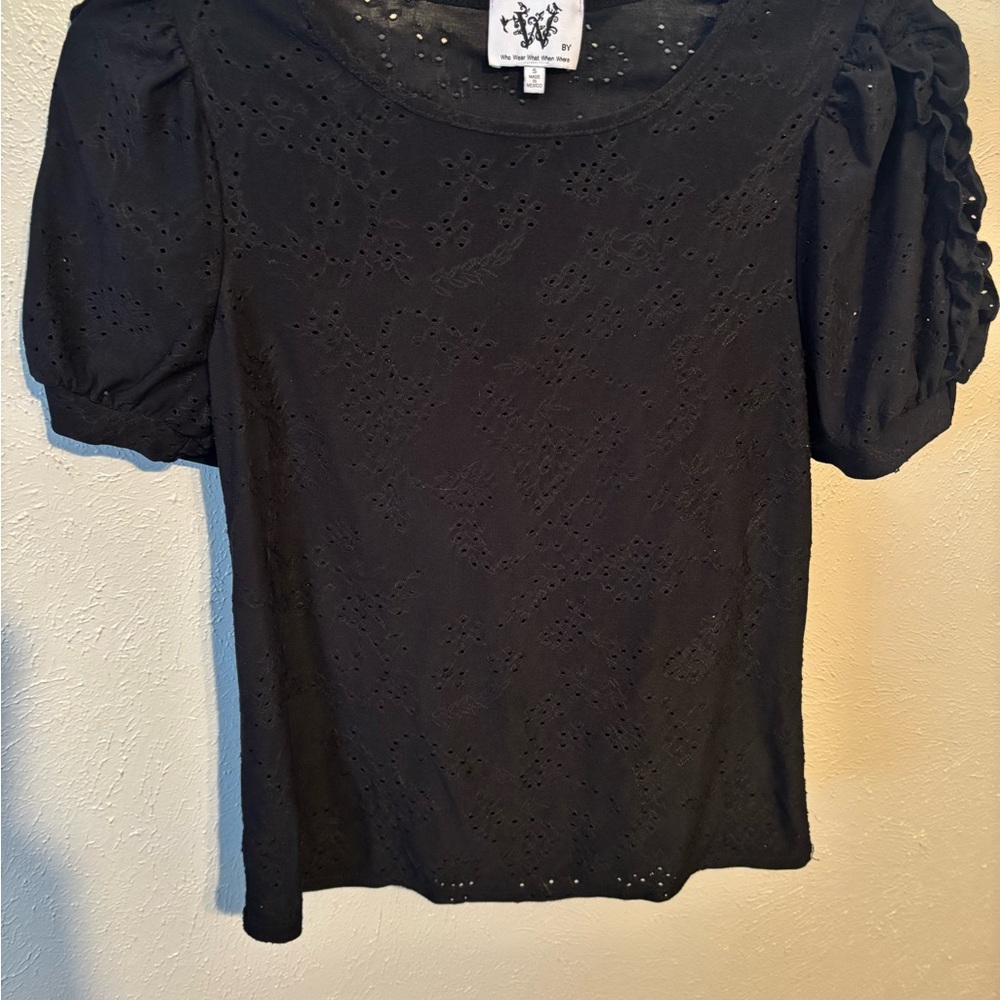 Black Eyelet Puff Sleeve Top women size small EUC